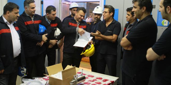 دیدار و گفتگو مدیرعامل با کارکنان شرکت فولاد اکسین خوزستان