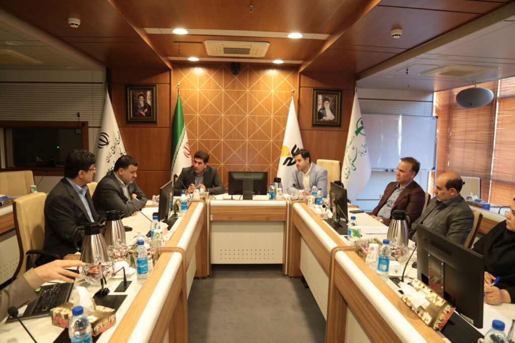 عملکرد ۶ ماهه ابتدایی سال جاری فولاد اکسین خوزستان تشریح شد / مهندس محمدی: موفقیت امروز فولاد اکسین حاصل تلاش و کار جهادی کارکنان است/درآمد ۸۳هزار میلیاردی فولاد اکسین از فروش ورق فولادی