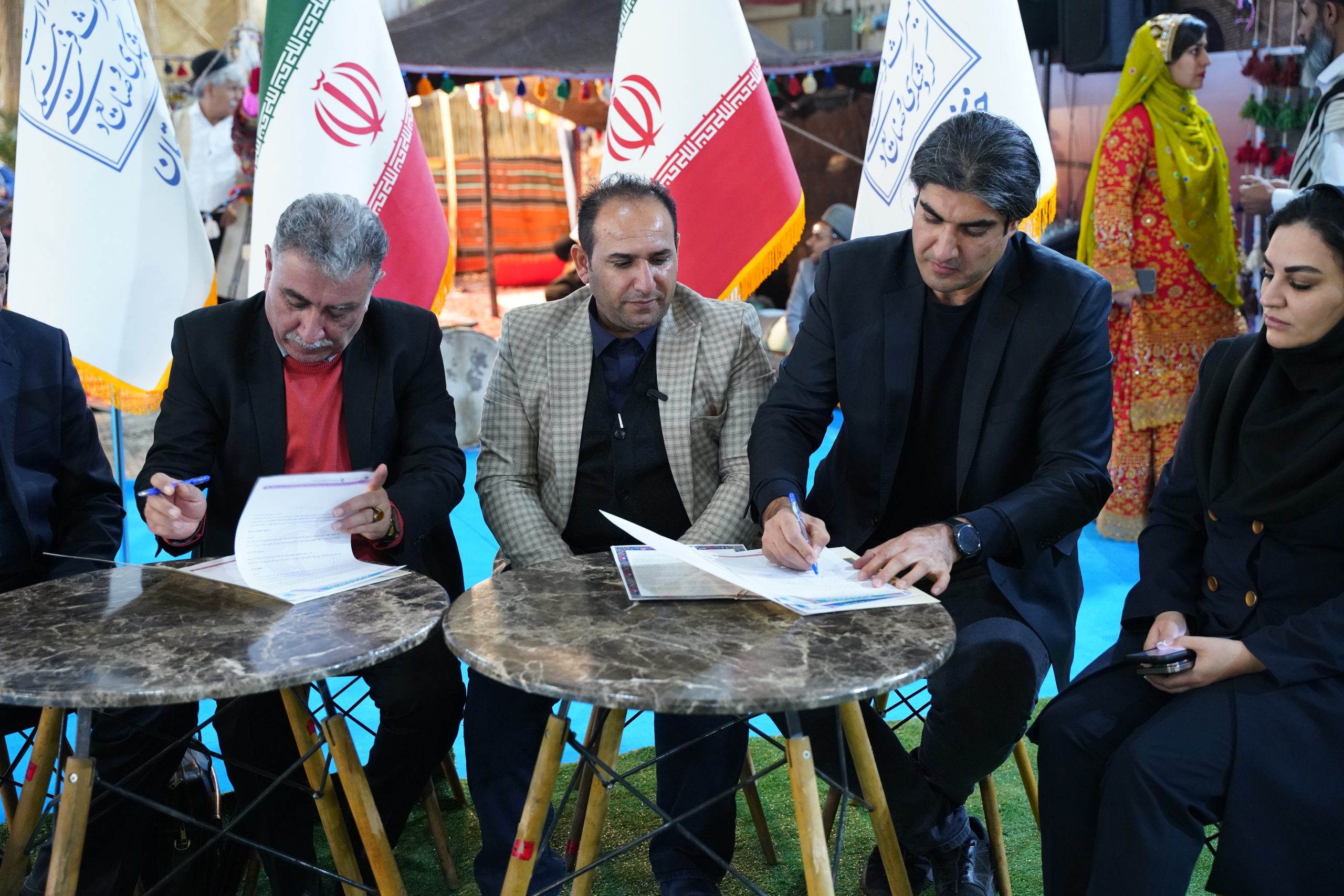 امضا تفاهم‌نامه همکاری مشترک بین روسای انجمن صنفی دفاتر خدمات مسافرت هوایی،گردشگری استان خوزستان و خراسان شمالی